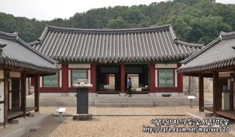 숭현서원.대전 숭현서원.숭현서원배향인물.영귀루.하마비.홍살문.동재.서재.입교당.사당.송시열.송준길.묘정비.대전문화관광해설사.인향만리.노년 건강 십계명