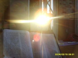 2010년 4월 28일 수요일 부활 제4주간 수요일 / &quot;나는 빛으로서 이 세상에 왔다.&quot;