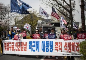 한국당, 한 목소리로 '박근혜 석방하라'▲