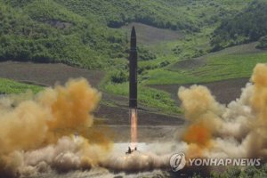 >북한 미사일<화성-14 2차 시험발사 -ICBM