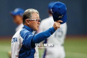 한국 '잔칫날'..평가전 승리, 김경문 감독 이영하 생일 '겹경사'