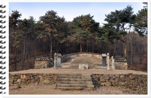 최영장군 묘와 필리핀군 참전기념비