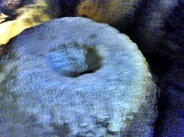 수적천석(水滴穿石) : 물방울이 바위를 뚫는다.