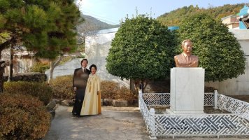 [김진국의 퍼스펙티브] 잊혀 가는 대통령, 죽어도 살아 있는 대통령