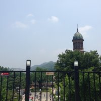 전동성당이 보이는 스타벅스 리저브 매장