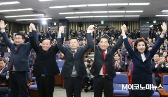 [속보] 심재철 의원, 한국당 신임 원내대표 선출