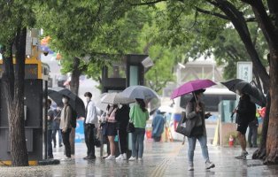 스승의 날 오늘날씨 낮최고 21도, 전국에 비, 남부 천둥번개 호우특보 미세먼지 좋음·보통