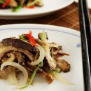 표고버섯 쇠고기 볶음 요리 이미지