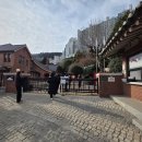 피난을 떠나는 가족 이미지