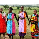 온세상 색을 다 활용한듯한 아프리카 부족 패션 이미지