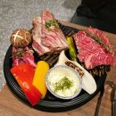 숯불돼지궁전 | 서울 마포역 맛집 숯불향의 부드러운 한우 소고기 고기집 궁전갈비