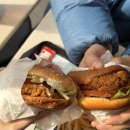 맥도날드 | 맥크리스피디럭스버거 vs 상하이 진짜 비교 명지대 맥도날드 후기