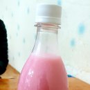 문경새재 &#39;문경식당&#39; 절벽과 분홍 꽃 이미지