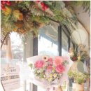 당일경매 신선 꽃 사용 감각적인 디자인의 꽃다발과 꽃바구니 선물하세요 더예쁜꽃