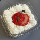 청계천변(신답역뒤) | 왕십리역카페 [인더매스 왕십리] 8시오픈 카페: 딸기 케이크 딸기말차라떼 맛집