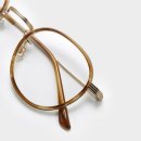 유아이 안경 이미지