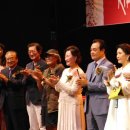 연극제앞 이미지