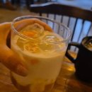 트리플 | 광안리 예쁜 디저트 카페 '덕미 아틀리에' 데이트 장소 추천 망고 시즌 망고 트리플 후기