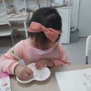 자기에 그린 그림(핸드페인팅) 이미지