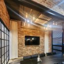 트라움빌 | 덕양구 호텔 연회장 전동 화이트 나비주름 시폰커튼 시공 │ TV 벽면 연출로 프라이빗 행사 공간 완성