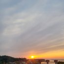 펜스 너머로 가을바람이 불기 시작해 이미지