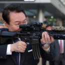 "군대 갔다온 사람은 총 쏴 죽인다는 말 안해"...'보수 논객' 직격탄 이미지