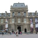 파리의 루브르박물관 이미지