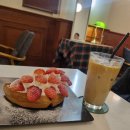인천 구월동 카페 프리미엄 수제 와플로아 생딸기와플 디저트 맛집 WAFFLELOA 데이트장소