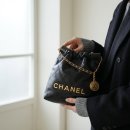 샤이니 하우스 | 샤넬 22 미니 백 블랙, 관리 편한 샤이니 카프스킨이라 더 좋은 이유