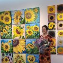 김애경 서양화가 개인전 17회 전시. 2020.7.6~ 7.9일까지 해바라기 꽃 유화그림을 해운대문화회관에서 전시했던 모습입니다. 이미지