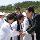 오월에윤 이미지