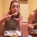 ‘한국식 식사법’으로 밥먹었다고 악플 세례받은 일본 여자 모델 이미지
