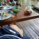 우산 우산수영장 앞 | 더탑캑끄라비부띠끄리조트 조식 및 수영장 / 객실 등 이용후기