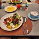 카페 유앤아이(Cafe U I | [태국/방콕] DAY 3. 엠스피어 | 버터베어 | 팡차 | 차트라뮤 | 굿굿즈 | 공항철도 | 미라클 라운지