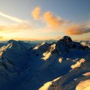 스위스의 아름다운 알프스 산과맥 이미지