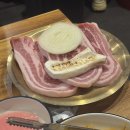 돈벼락김치삼겹살 이미지