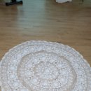 원형 손뜨개 꽃무늬 식탁보, 탁자보, 테이블보 이미지