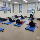 시니어 요가 이미지