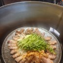 [무쇠뚝삼겹] 염창역 목동 삼겹살 맛집 - 돼지 고기와 미나리+야채 풍부 최고의 조합! 센스까지 만점