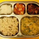 9월 18일- 녹두밥,배추김치,부추달걀국,삼겹살구이,무쌈을 먹었어요~^^ 이미지
