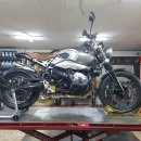 [부산 금정] R9T 스크램블러 - 피렐리 엔젤GT2 할인 프로모션 타이어 교환 작업. BMW 바이크 타이어 교환은 메카닉팩토리!! 이미지