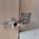 미래수리 | [청라 집수리] 제일풍경채 2차 싱크대 수전 누수 교체 및 떨어진 하부장 문짝 경첩 수리 후기