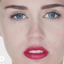 Wrecking Ball - Miley Cyrus(1992-) 2013 이미지