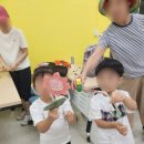 책과 함께 꼼지락 놀이 이미지