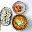 김밥에 라면 이미지