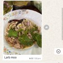 방콕 - 요가 평영 맛차 참고있던 음식