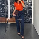 앨런소프트 | 데일리룩) 셀린느 26 보이프렌드 진 002 데님 팬츠 앨런 스니커즈 트리옹프 자수 루즈 반팔티 야상 자켓...