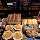 (유)빵굽는사람들 우리밀가 | [방콕 호텔] 르부아 앳 스테이트 타워 (Lebua at State Tower) - 조식당 &#39;Café Mozu&#39; 라이브 쏨땀 못잃어