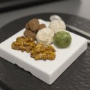 민화 입문자를 위한 소품 완성하기 | 하이엔드 커피와 디저트 특별한 미식 경험 고미술 전시까지, 서울 목동 카페 묵해(MUKE)