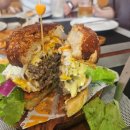다낭 미케비치 근처 햄버거 추천 맛집: 노마드 노쉬 카페 앤 크래프트(Nomad Nosh Café &amp; Crafts) 추천...